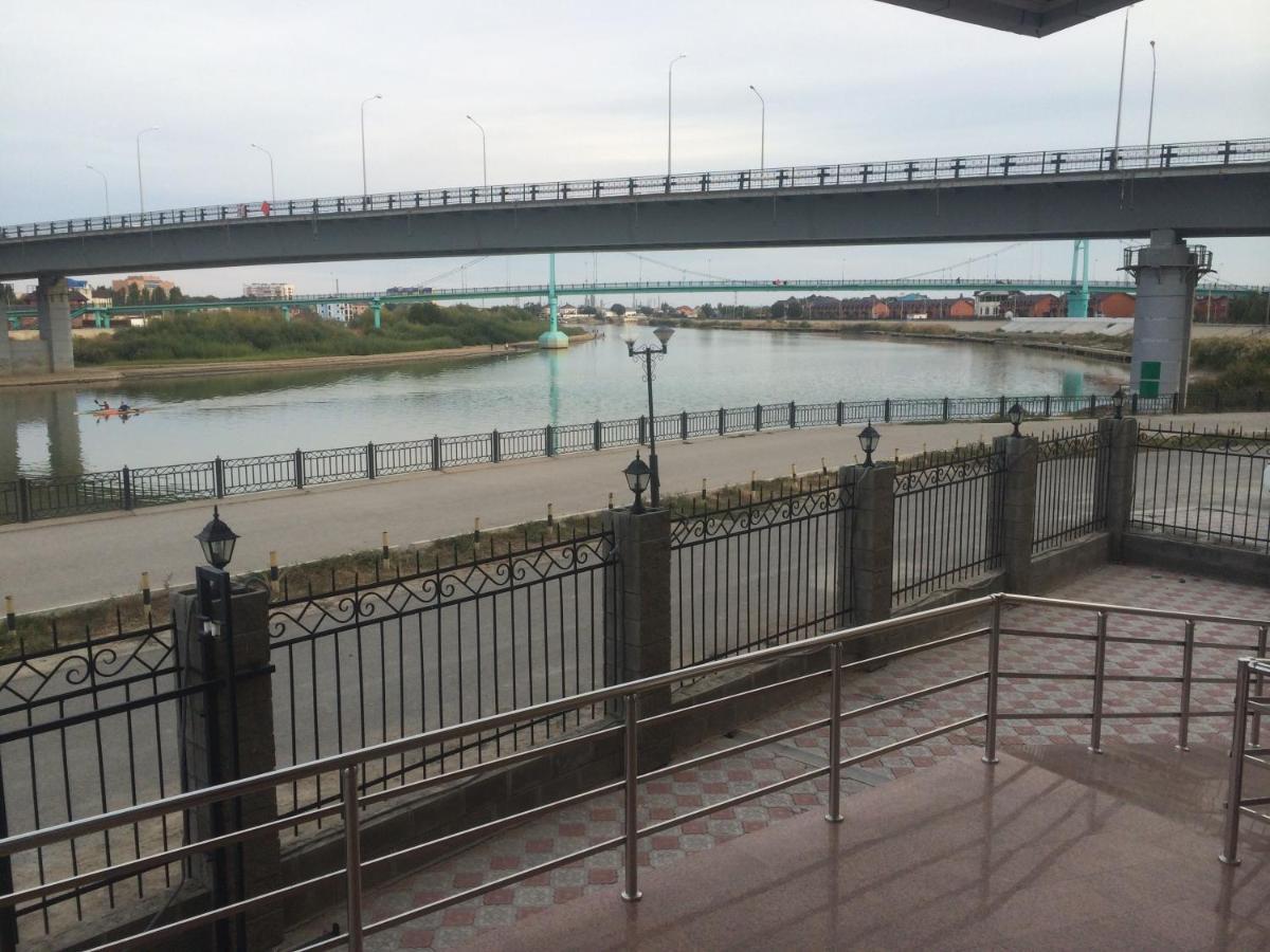 Hotel Laeti-Zhaiyk Atyrau Bagian luar foto